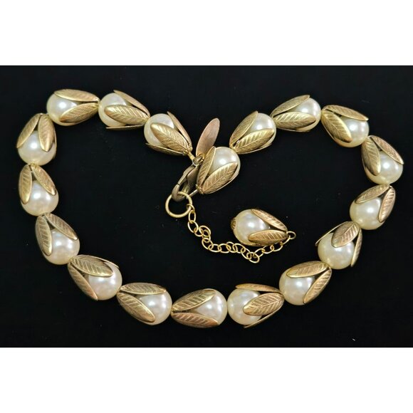 Lenorah Dame Classic Bead Cap Necklace in Cream Pearl - Picture 5 of 5